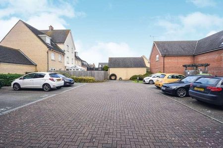 Halcyon Close, Witham, CM8 - Photo 3