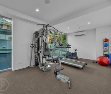 1 Bedroom Apartment Milton Precinct - Photo 3