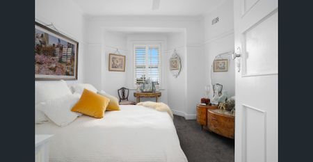 Chic Art Deco apartment in boutique park side block - Photo 3