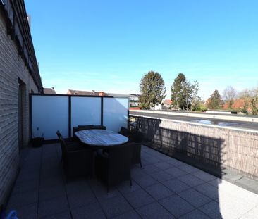 Een appartement op de eerste verdieping rechts met ruim terras en g... - Photo 2