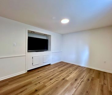 For Lease - 1450 Greenbriar Drive, Oakville, Ontario - Photo 1