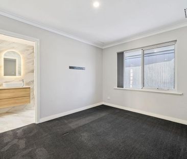 Close To The Coast - Photo 4