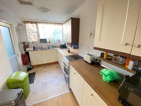 4 bedroom house to rent - Photo 4