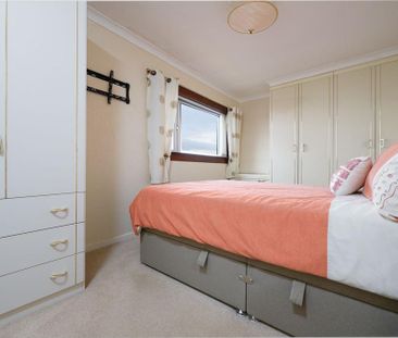 2 bedroom semi-detached house to rent - Photo 5