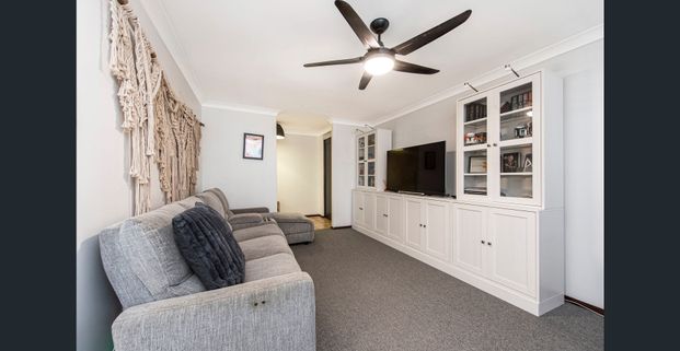 Renovated 3x1 in a Beachside Location with lawnmowing included - Photo 1