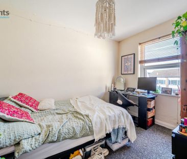 3 bedroom end of terrace house to rent - Photo 4