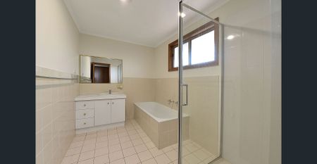 Easy-Care Living in a Prime Keilor East Location - Photo 5