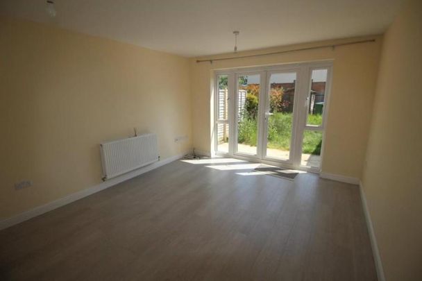 3 bedroom terraced house to rent - Photo 1