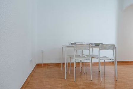 Carrer del Baró de San Petrillo, Valencia, Valencian Community 46020 - Photo 4