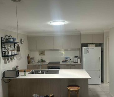 Convenient Pimpama Location – 3-Bedroom Home with Double Garage - Photo 4