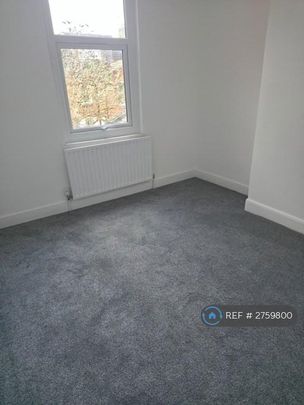 4 bedroom terraced house to rent - Photo 1