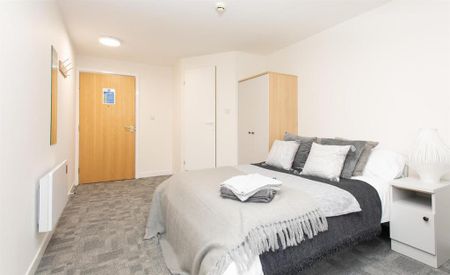 1 bedroom in a flat share to rent - Photo 5