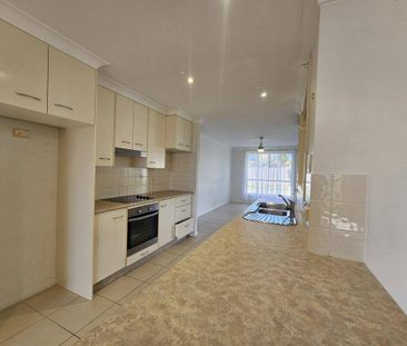 TIDY FAMILY HOME. - Photo 3