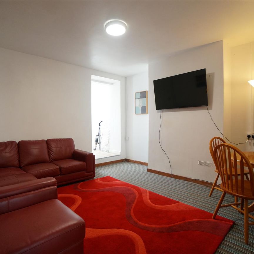 70 Ambrose Street - Photo 1