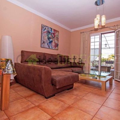 Alquiler de piso en Calle Vélez Málaga - Photo 1