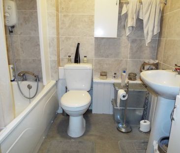 Captains Place, Central - Photo 1