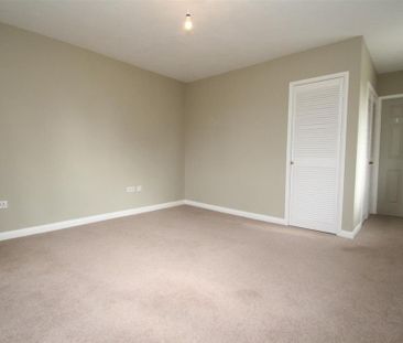 4 bedroom detached house to rent - Photo 5