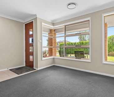 4 Prairie Way, Gillieston Heights NSW 2321 - House For Rent | Domain - Photo 2