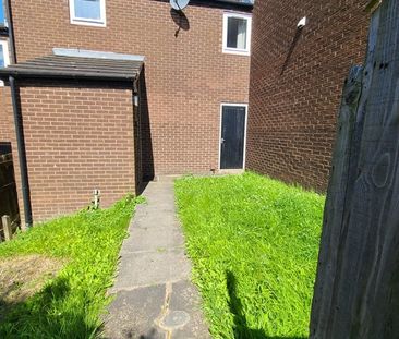 2 Bed Terraced House, Dulverton Garth, LS11 - Photo 4