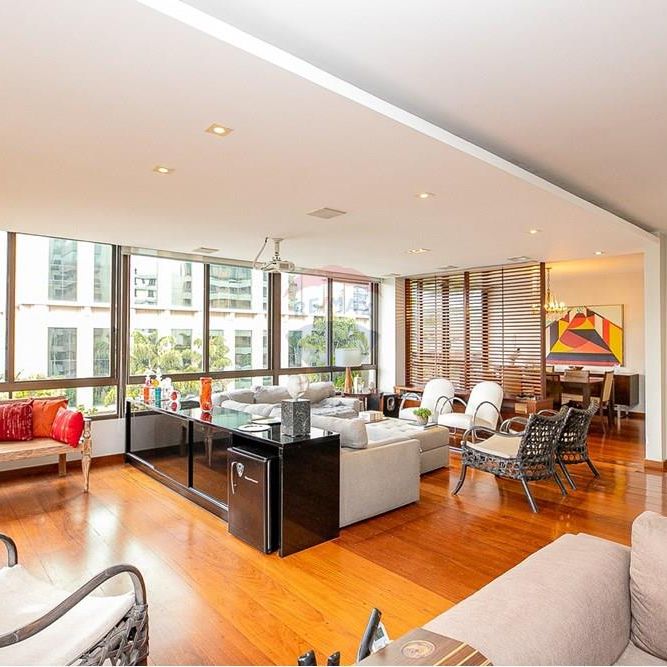 Luxuoso Apartamento de 225 m² no Coração do Itaim Bibi: Conforto, Estilo e Localização Privilegiada - Foto 1