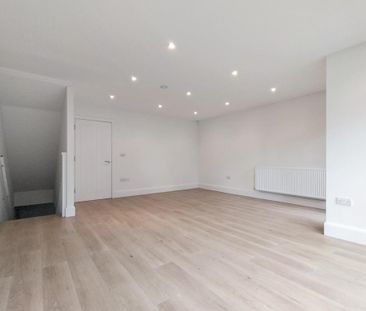 4 bedroom terraced house to rent - Photo 2