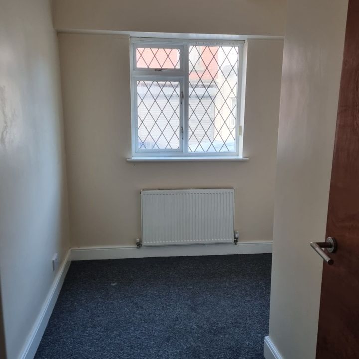 2 Bed Flat, New Ferry Road, CH62 - Photo 1