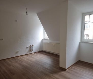 Kleine Zweiraumwohnung im Dachgeschoss! - Foto 2