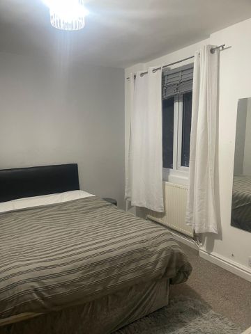 4 Bed Terraced House, Phythian Close, L6 - Photo 3