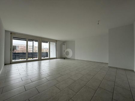 SPACIOUS WITH BALCONY AND PLENTY OF DAYLIGHT! - Photo 3