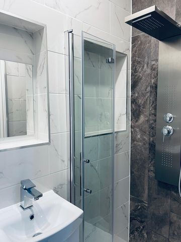 Self contained studio next to Gants hill tube station-£1100 inclusive bills - Photo 3