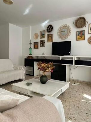 Carrer del Periodista José Ombuen, Valencia, Valencian Community 46010 - Photo 1