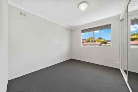 Space, Comfort & Convenience - Photo 2