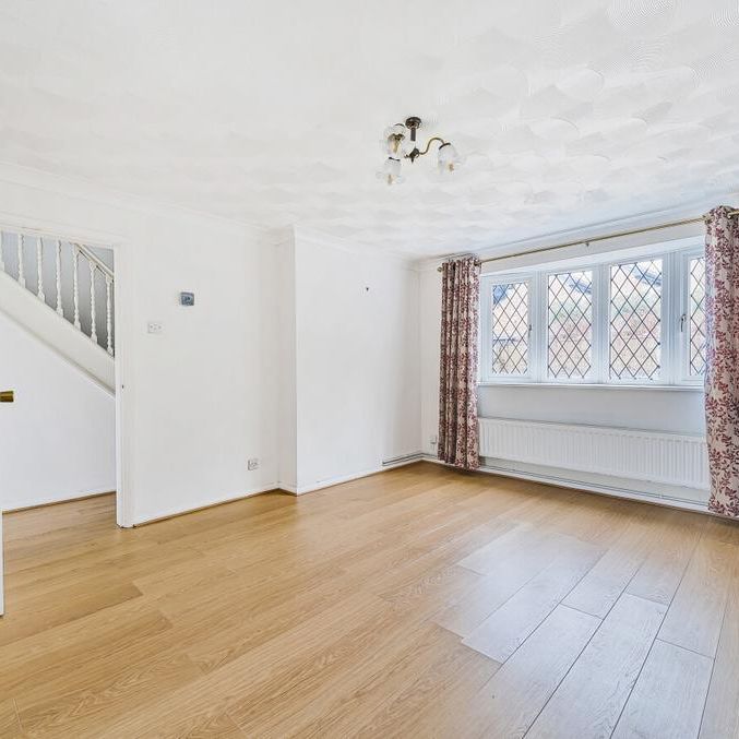 4 bedroom detached house to rent - Photo 1