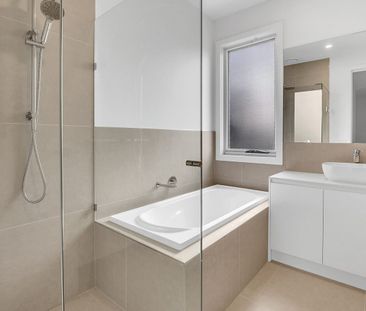 Location Location! - Photo 5