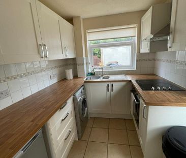 3 bedroom semi-detached house to rent - Photo 3