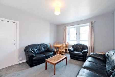 2 Bed Flat, Roslin Street, AB24 - Photo 2