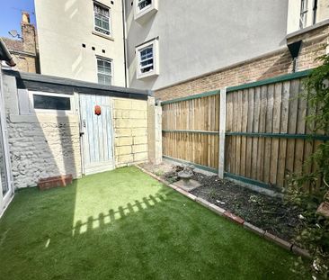 1 bedroom semi-detached house to rent - Photo 6