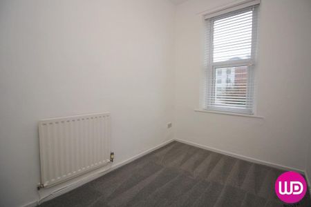 3 bedroom flat to rent - Photo 4
