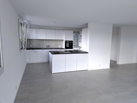 moderne Wohnung mit Balkon an ruhiger Lage mit top Ausbaustandard - Photo 2