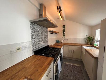 3 bedroom terraced house to rent - Photo 5