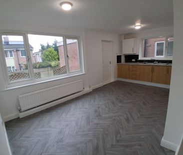 3 bedroom semi-detached house to rent - Photo 5