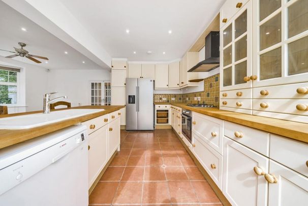 5 bedroom house to rent - Photo 1