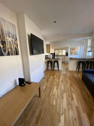 6 bedroom terraced house to rent - Photo 1