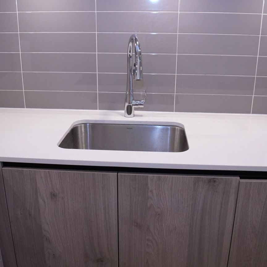 For Lease - 7 Steckley House Lane Unit# 612, Richmond Hill, Ontario - Photo 1