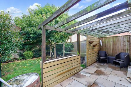 3 bed end of terrace house to rent in Linnet Close, Wick, BN17 - Photo 3