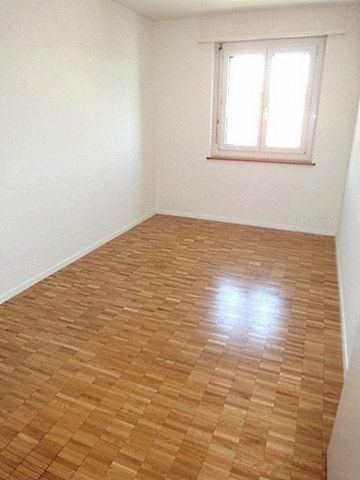 Ihre 4.5-Zimmer-Wohnung in einer grünen und ruhigen Umgebung - Photo 2