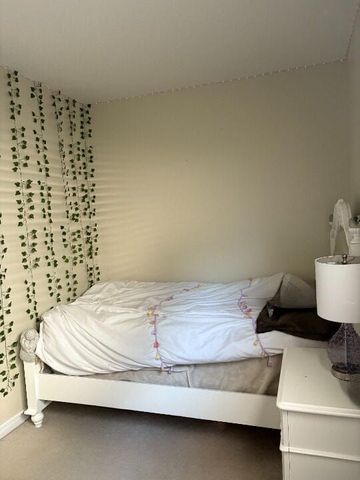 For Lease - 406 Woodbine Avenue, Kitchener, Ontario - Photo 4