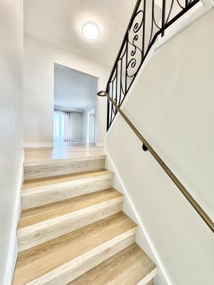 For Lease - 221 First Road, Hamilton, Ontario - Photo 1