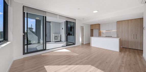 2 bedroom apartment %25 below market - Photo 2