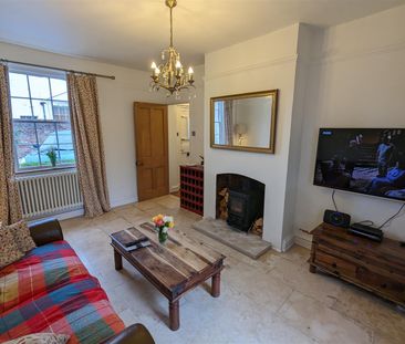 The Halve, Trowbridge, Wiltshire, BA14 - Photo 1